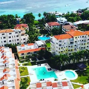 Residencial Las Palmeras De Willy *** Boca Chica